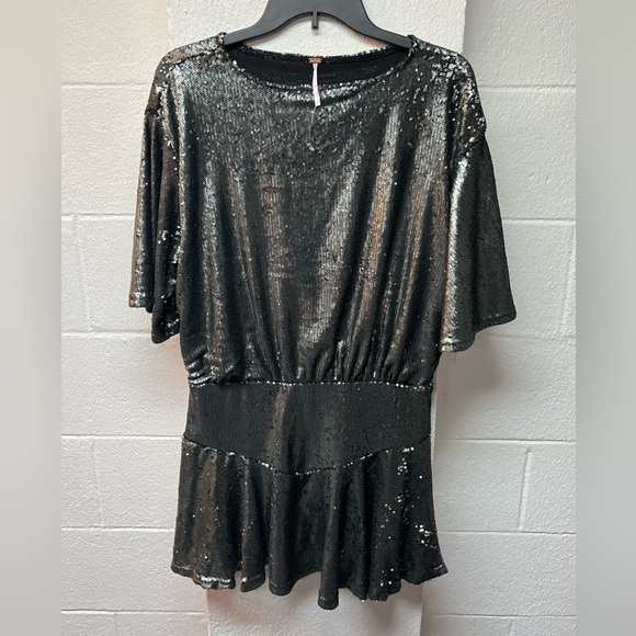 Free People Women's Manuka
Sequin Flutter-Sleeve Mini Dress. Medium - Picture 5 of 7